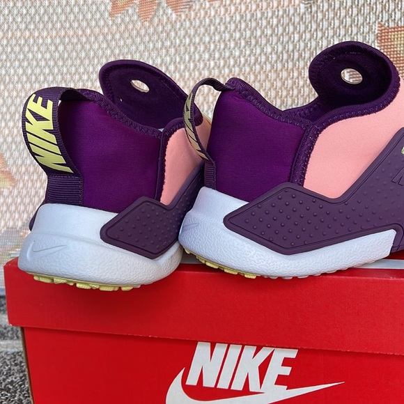 NIKE WMNS HUARACHE EXTREME 
PINK TINT / CITRON TINT
Sneakers 
AV8239 600 - Picture 15 of 16